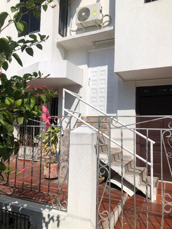 Habitaciones Independientes Cerca Al Aeropuerto 3 Cartagena Ngoại thất bức ảnh